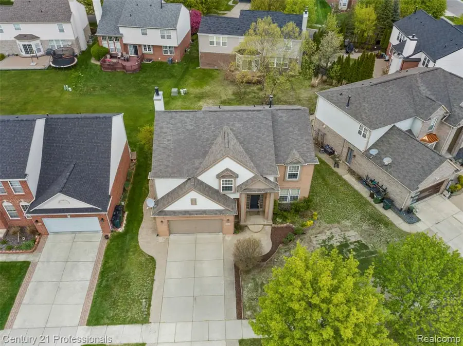 49385 Central Park E, Utica, MI 48317 - #3
