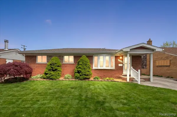 2704 Dunlop, Trenton, MI 48183