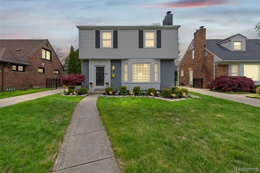 2621 Woodland, Royal Oak, MI 48073 - #2