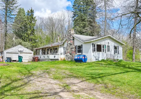 5704 Crandall, Howell, MI 48855