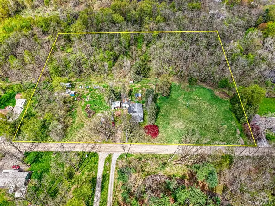 5704 Crandall, Howell, MI 48855 - #3