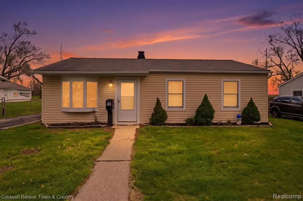 6151 Stephen, Brighton, MI 48116 - #1