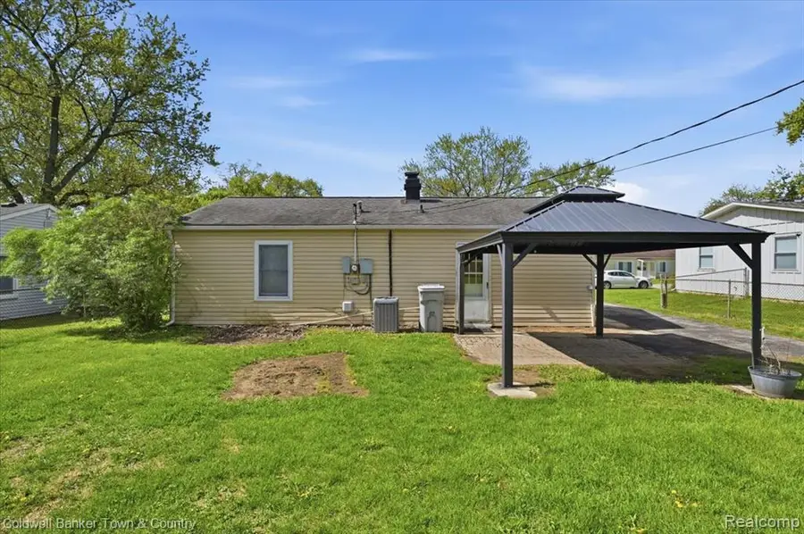 6151 Stephen, Brighton, MI 48116 - #3
