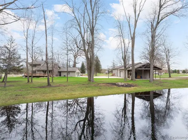 9247 Schrepfer, Howell, MI 48855
