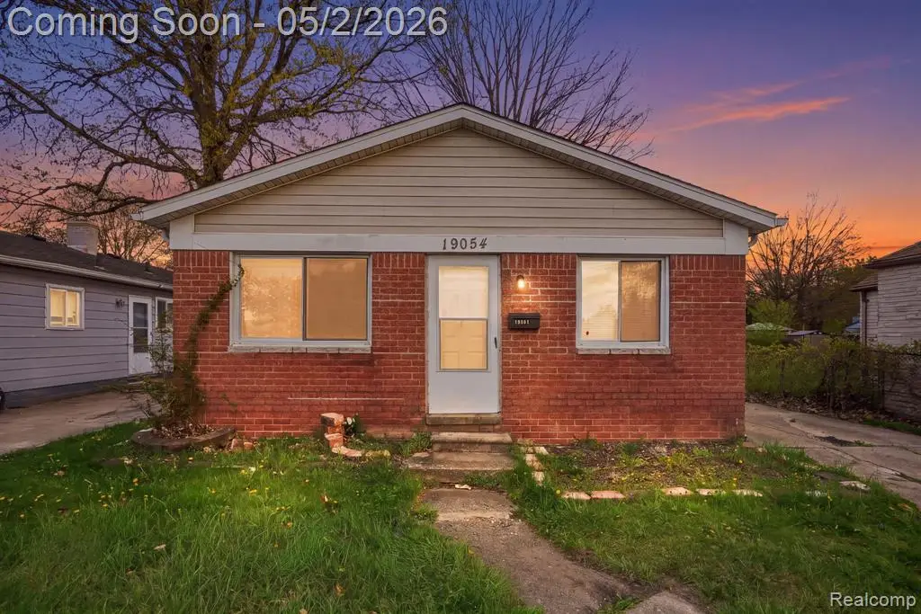 19054 E Thirteen Mile, Roseville, MI 48066 - #1