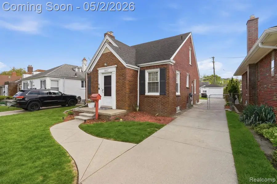 1857 Roslyn, Grosse Pointe Woods, MI 48236 - #3