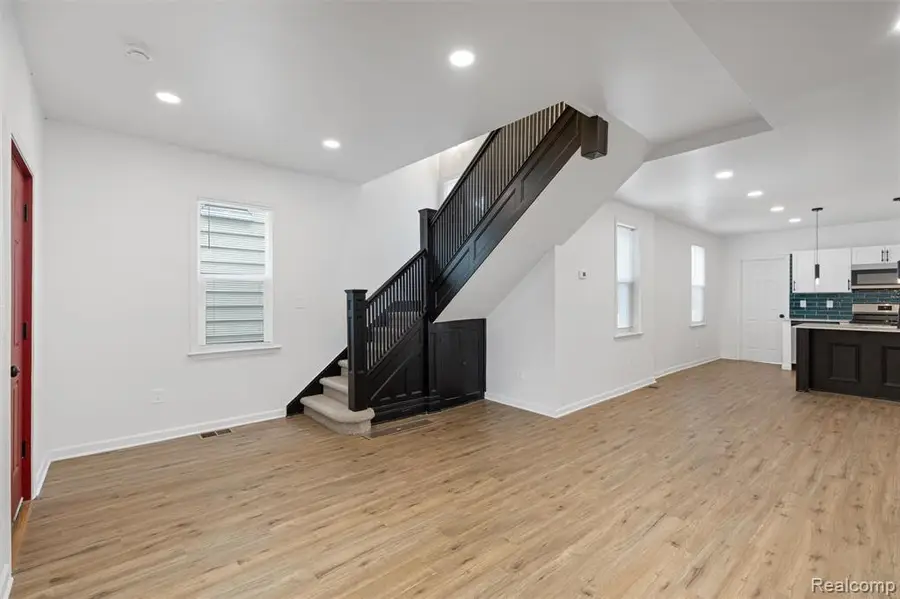8914 Charlevoix, Detroit, MI 48214 - #2