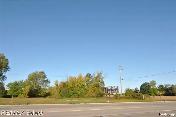 6483 Bay, Saginaw, MI 48604