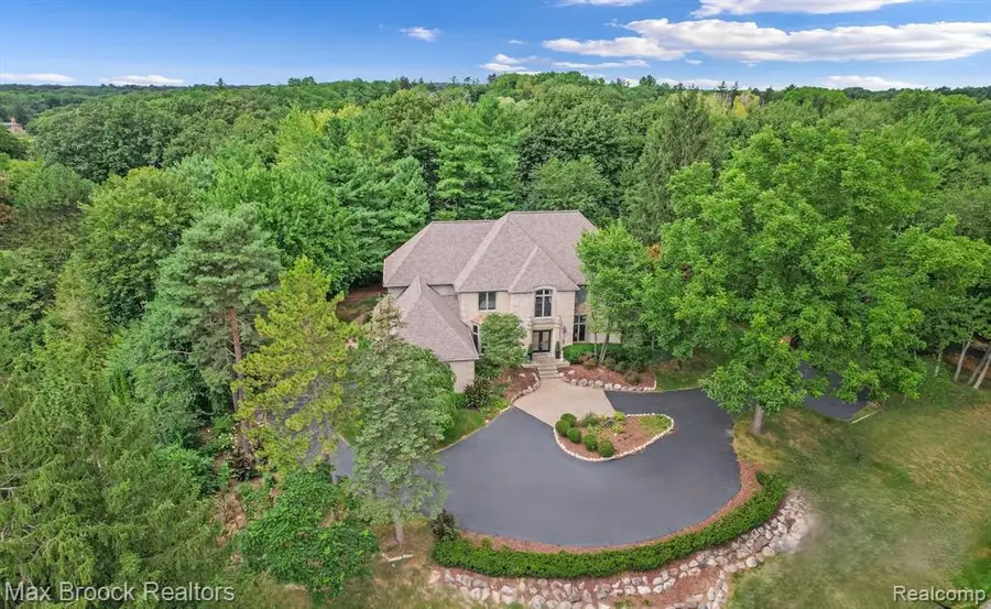 60 Kingsley Manor, Bloomfield Hills, MI 48304 - #2