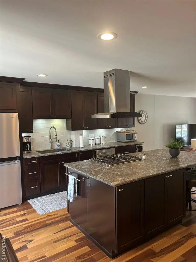 1584 Kings Cove, Rochester Hills, MI 48306 - #3