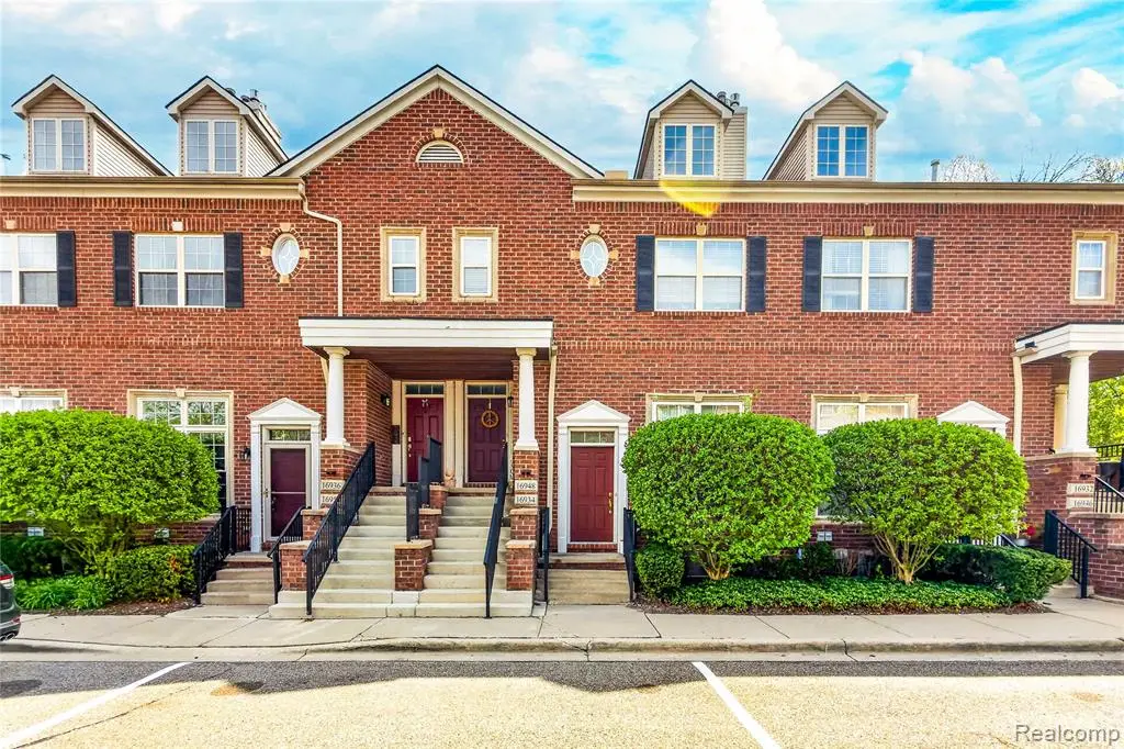 16934 Farmington #32, Livonia, MI 48154 - #1