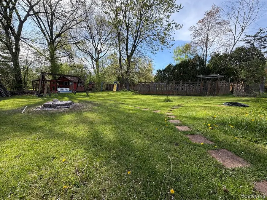 28147 Wildwood, Farmington Hills, MI 48336 - #2