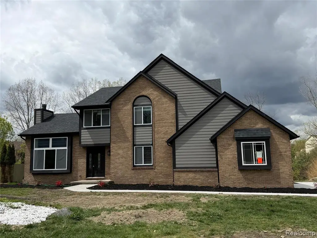 5140 Woodrun, West Bloomfield, MI 48323 - #1