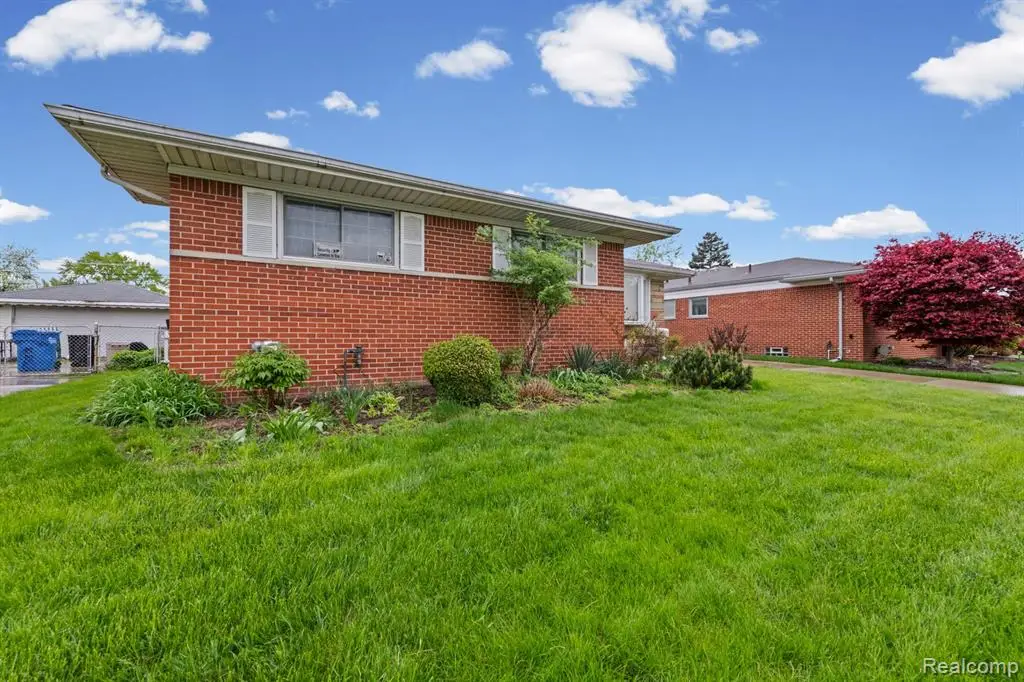 13030 Stamford, Warren, MI 48089 - #1