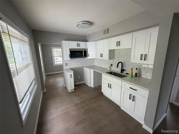 21631 Colgate, Farmington Hills, MI 48336