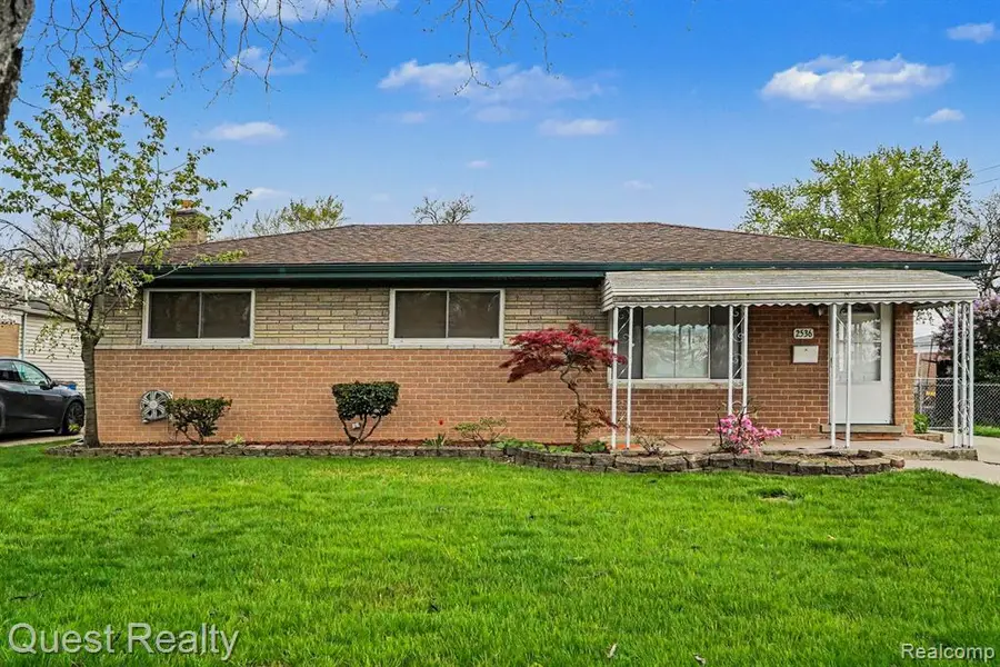 2536 Dundee, Warren, MI 48092 - #2