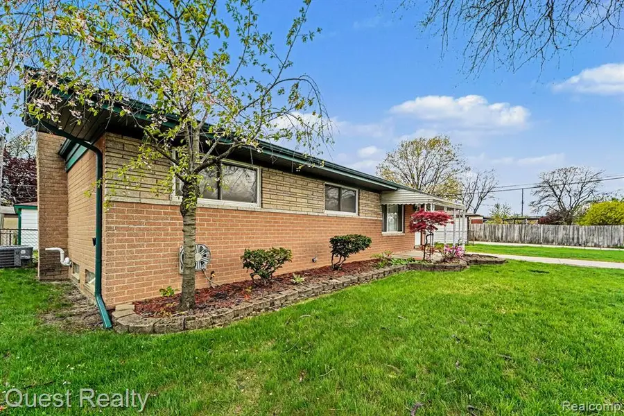 2536 Dundee, Warren, MI 48092 - #3