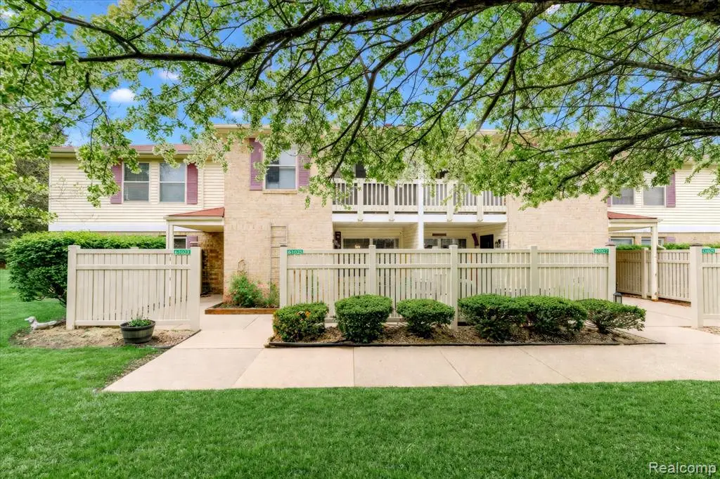 61025 Greenwood, South Lyon, MI 48178 - #1