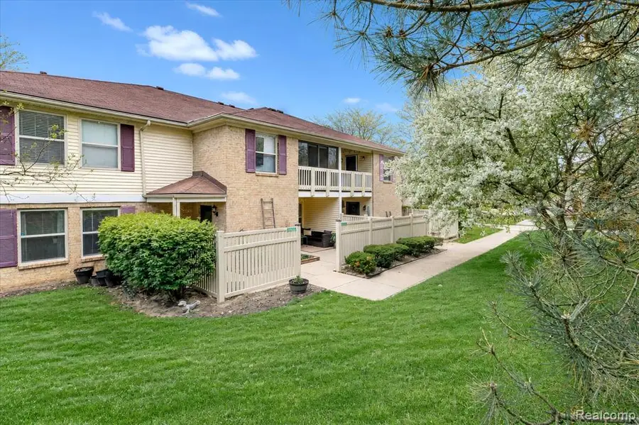 61025 Greenwood, South Lyon, MI 48178 - #3