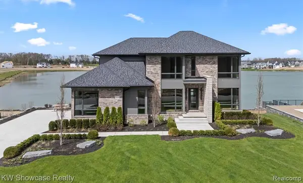 2559 Crystal Lake, Commerce Twp, MI 48382