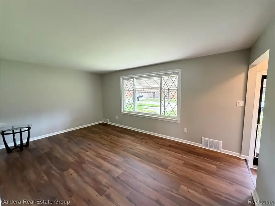 8917 Shannon, Sterling Heights, MI 48314 - #3