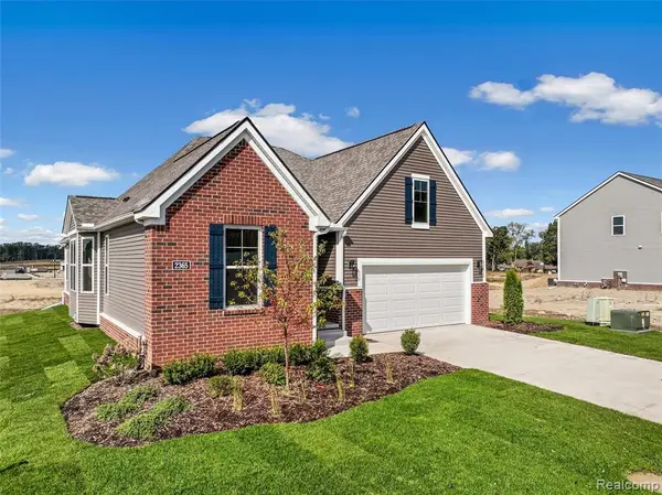 2352 Provencal, Commerce Twp, MI 48382