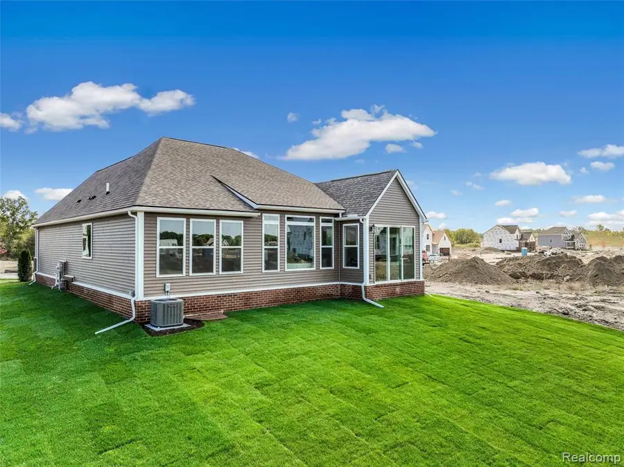 2352 Provencal, Commerce Township, MI 48382 - #2