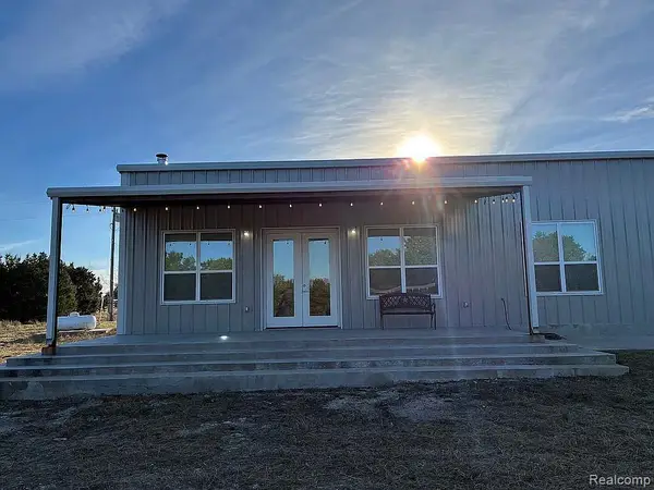 6788 E Hoxie, Cedar, MI 49621