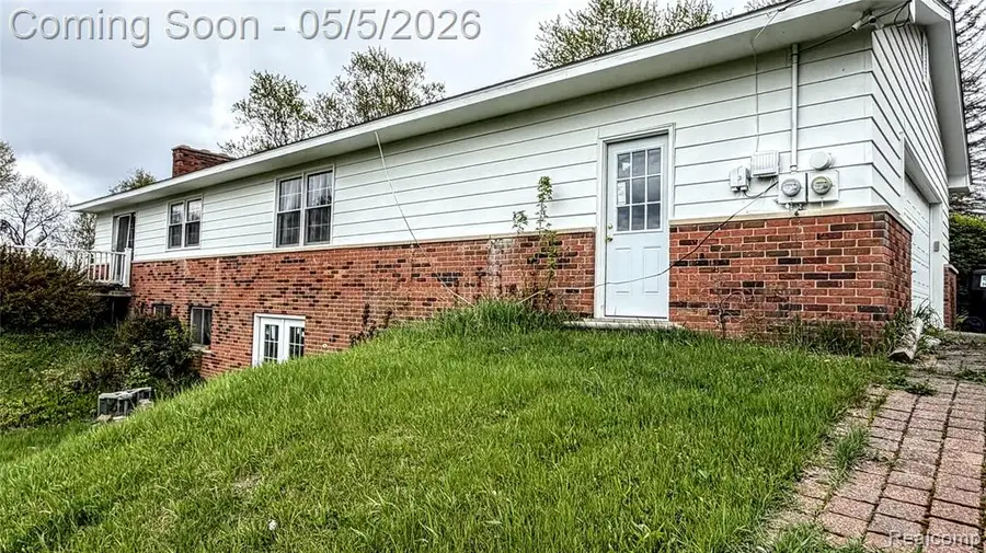 8079 Farley, Pinckney, MI 48169 - #2