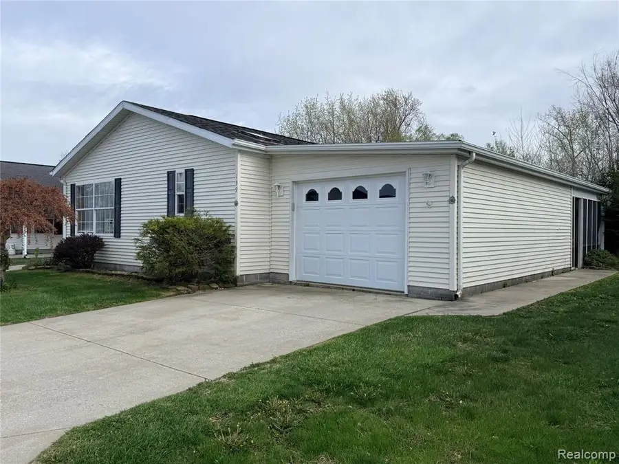 3211 Keewahdin, Fort Gratiot, MI 48059 - #2