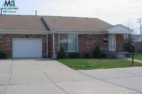 401 Doremus S Doremus #10, Saint Clair Shores, MI 48080