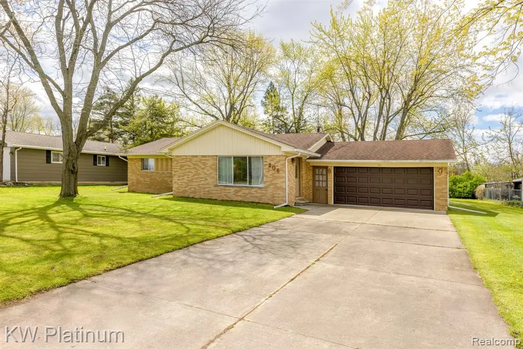 206 E Park, Capac, MI 48014 - #1