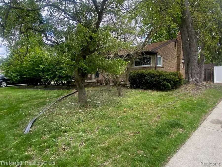 28918 Red Leaf, Southfield, MI 48076 - #2