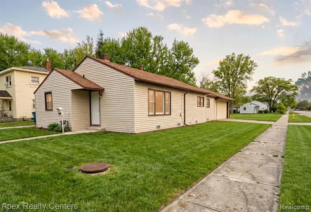 31939 Calhoun, Westland, MI 48186 - #1