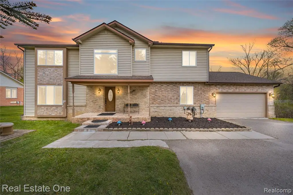 7295 W Maple, West Bloomfield, MI 48322 - #1