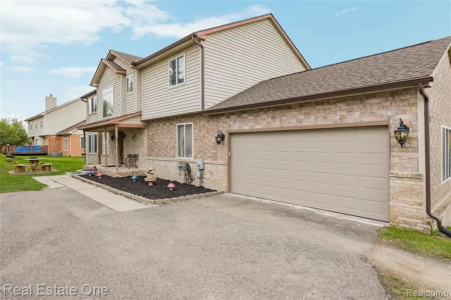 7295 W Maple, West Bloomfield, MI 48322 - #2