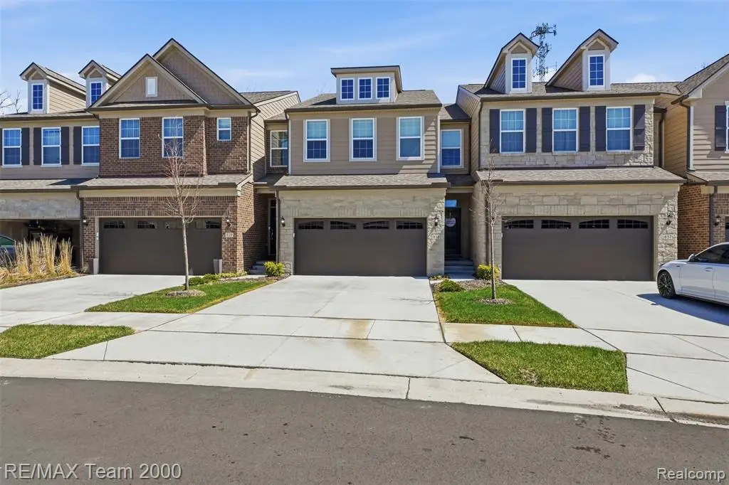 838 Addison, Walled Lake, MI 48390 - #1