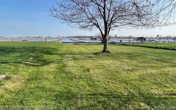 5109 Pointe Tremble, Algonac, MI 48001