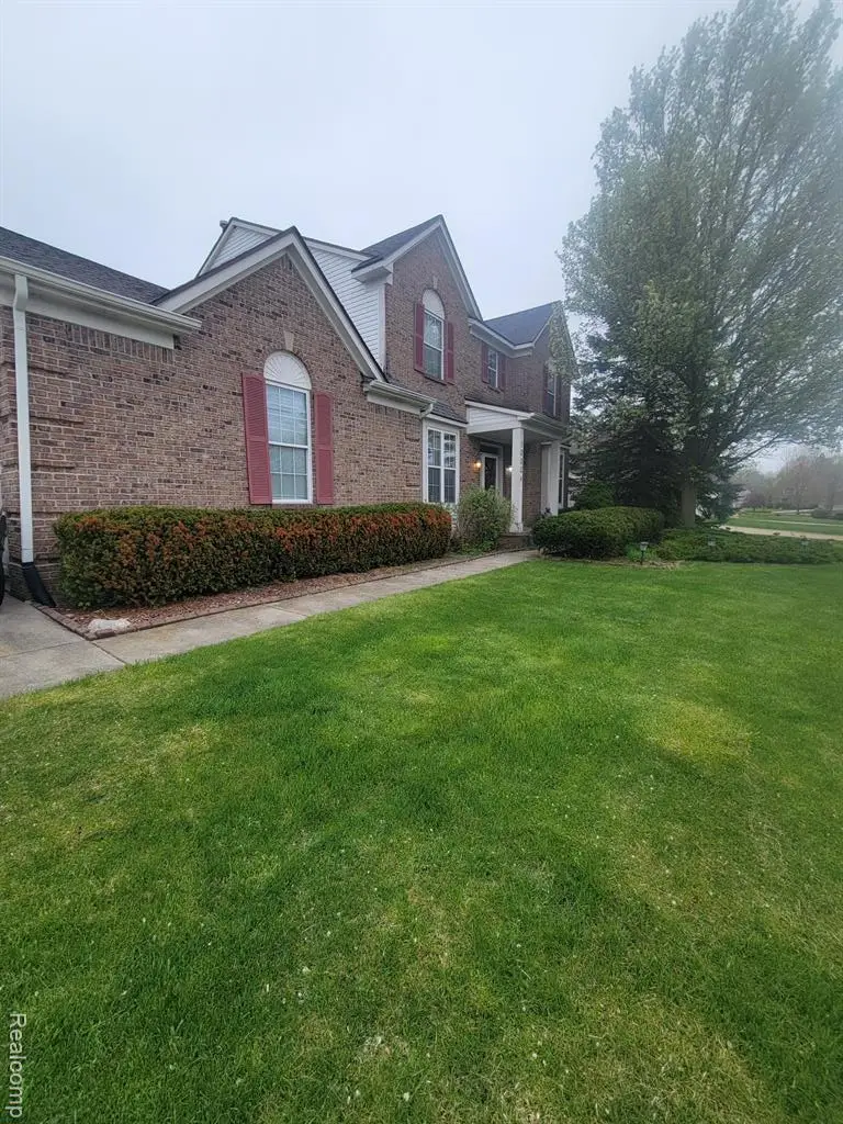 10224 Wellington, Clarkston, MI 48348 - #2