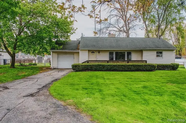 1208 Genella, Waterford, MI 48328