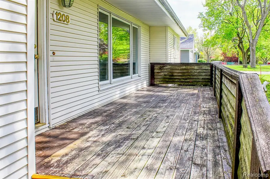 1208 Genella, Waterford, MI 48328 - #2