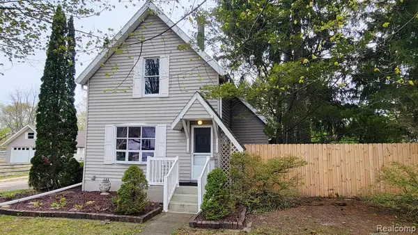 1256 Pine, Lapeer, MI 48446