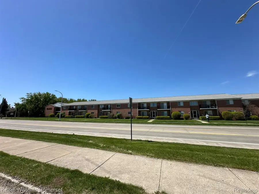 32125 Beaconsfield #39, Roseville, MI 48066 - #2