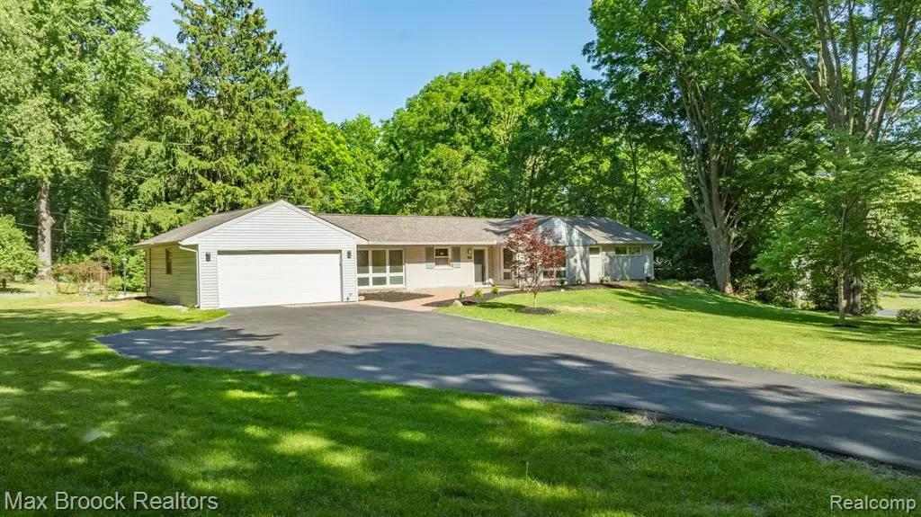 6041 Eastmoor, Bloomfield Hills, MI 48301 - #1