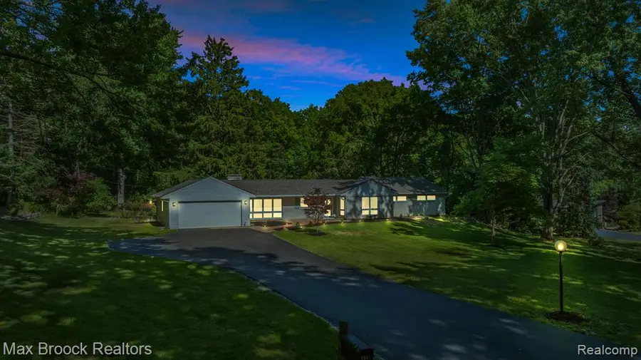 6041 Eastmoor, Bloomfield Hills, MI 48301 - #2