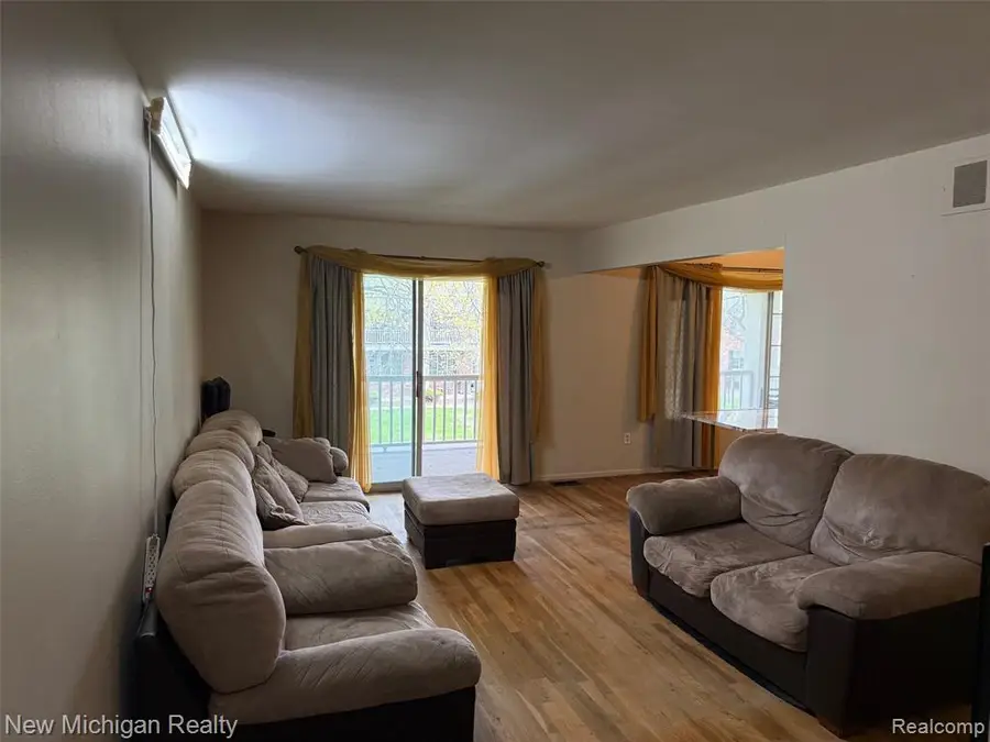 29276 Hoover, Warren, MI 48093 - #2