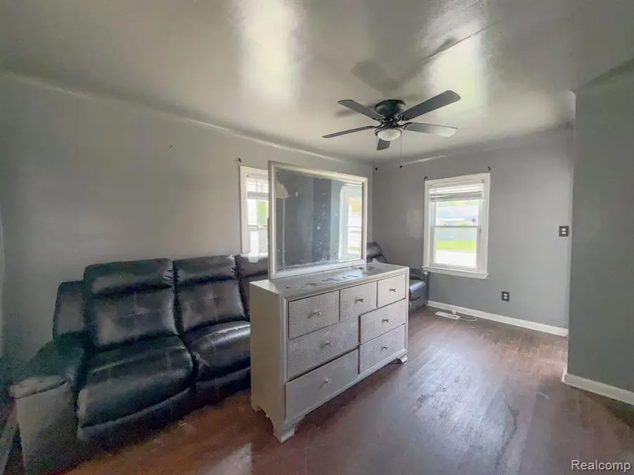 18533 Kenosha, Harper Woods, MI 48225 - #3