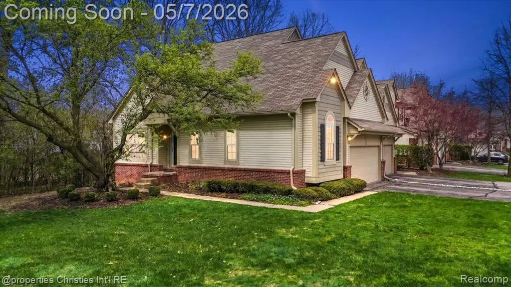 38385 Churchill, Farmington Hills, MI 48331 - #1