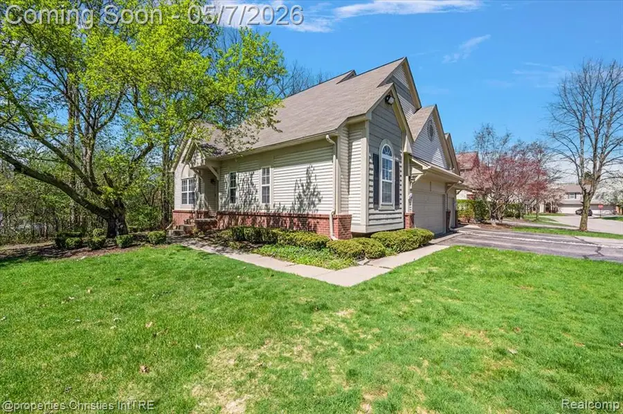 38385 Churchill, Farmington Hills, MI 48331 - #2