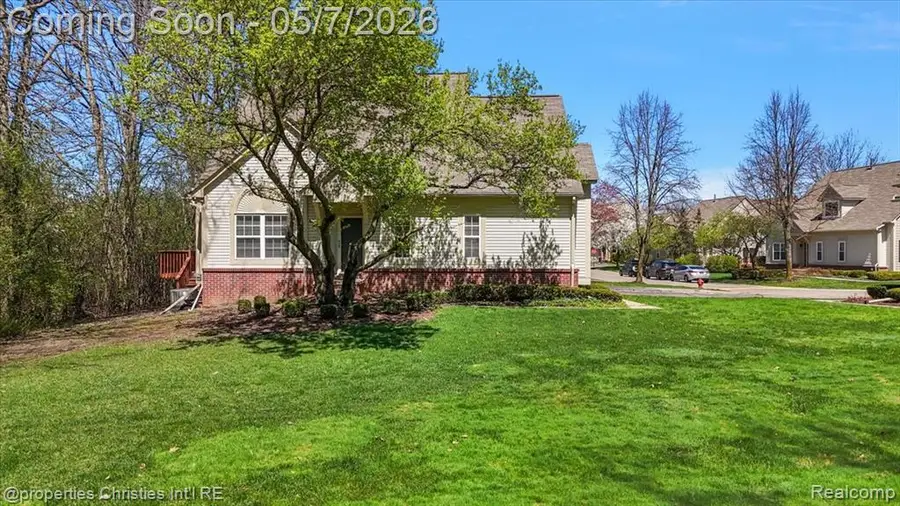 38385 Churchill, Farmington Hills, MI 48331 - #3